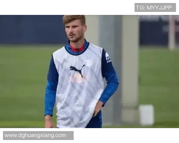 德国足球明星秃顶现象揭秘：从球场到时尚的转变与影响