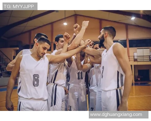 重庆篮球队的意识提升与团队精神建设探索之路 重庆篮球队的意识提升与团队精神建设探索之路